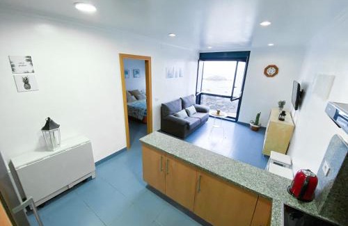 Santa Cruz de Tenerife Apartment | Ventana al roque apartamento con vistas al mar