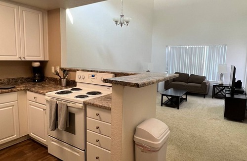University City Apartment | Veranda La Jolla: Bright & Cozy 1-Bedroom in San Diego