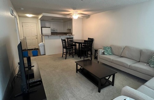 University City Apartment | Veranda La Jolla – Luxe 1BRs near UCSD with spa, pool, and EV charging.