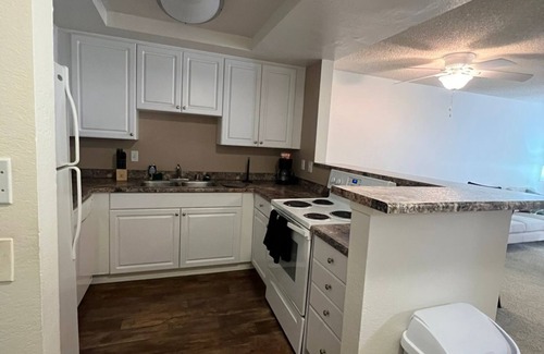 University City Apartment | Veranda La Jolla – Luxe 1BRs near UCSD with spa, pool, and EV charging.