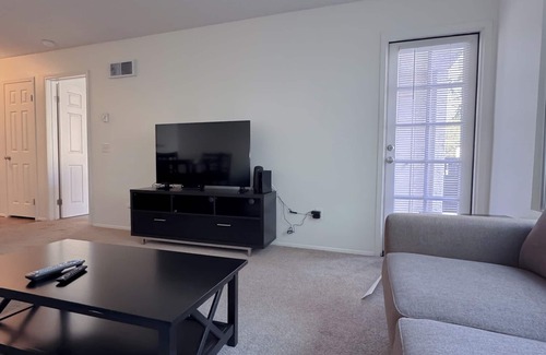 University City Apartment | Veranda La Jolla: Stylish 1BR Retreat in San Diego