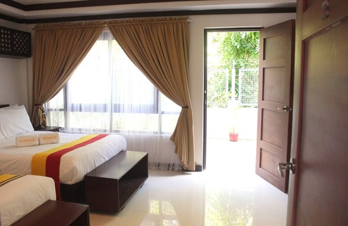 Paoay Hotel | Veranda Suites and Restaurant