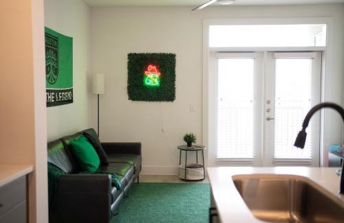 McNeil Apartment | Verde Gem King BR Near Q2 - Domain , Free Wifi