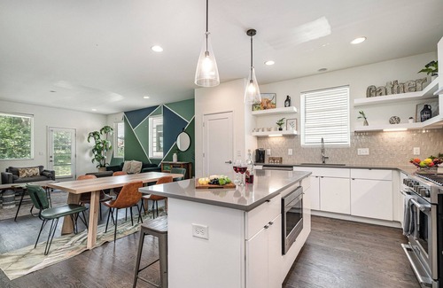 Talbot's Corner Cottage | Verde Heights-sleeps 12-in Cumberland Heights