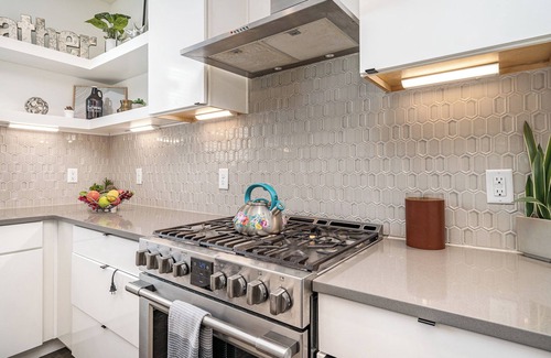 Talbot's Corner Cottage | Verde Heights-sleeps 12-in Cumberland Heights