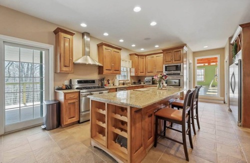 Pownal Villa | Vermont Vacation Villa—Grapevine Getaway