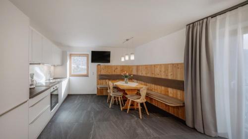 Sluderno Apartment | Vernalhof Apt Sunnaseit