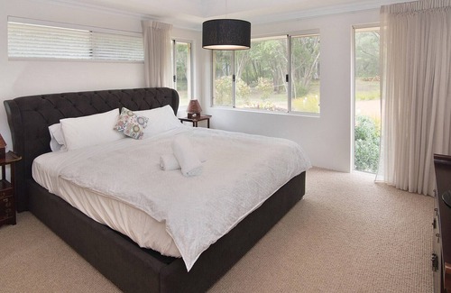 Marybrook House | Vernon Beach House- Ducted Heating/Cooling, WIFI