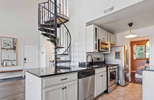 Vernon Cabin | Vernon's Cozy 3BR Loft Condo Cabin w/Views