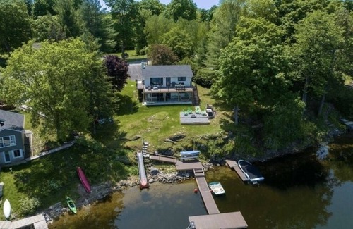 Verona Cottage | Verona Lake cottage with the pizza oven