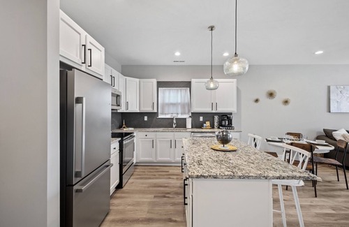 Jeffersonville House | Veronica's Place: Work Friendly & Near Downtown
