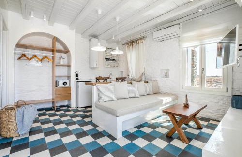 Kithnos Villa | Verros Hut - Mini Pool Villa