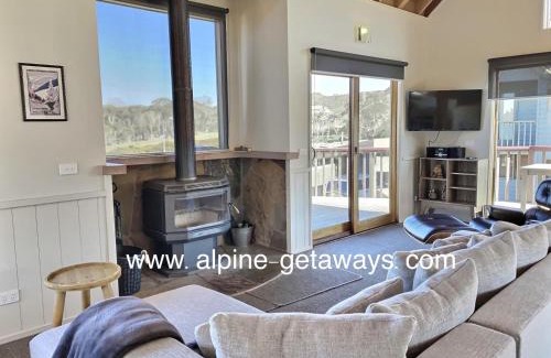 Dinner Plain Ski Chalet | Vertical Limit