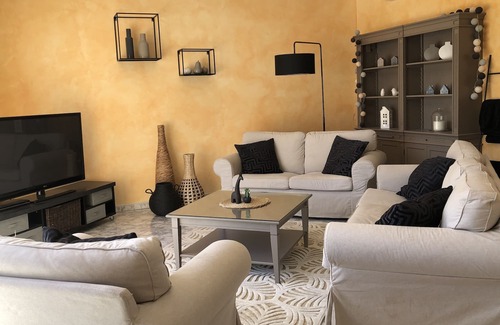 Poulx Villa | Very beautiful contemporary Provencal villa 10 minutes from Nîmes