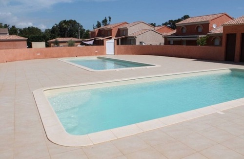 Prunete Villa | Very beautiful villa with garden in a residence with swimming pool 100 m from the beach