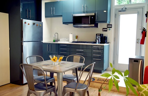 Melrose House | Very Clean Guest House near Melrose Ave and The Grove