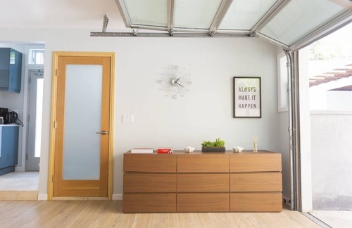 Melrose House | Very Clean Guest House near Melrose Ave and The Grove