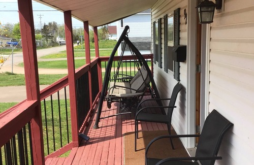 Pointe-du-Chene Cottage | VERY CLOSE TO PARLEE BEACH - WIFI -TV - AIR CONDITIONING - BEACH PASS