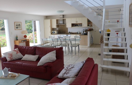 La Foret-Fouesnant House | Very comfortable villa in a quiet, sea view, greenery.