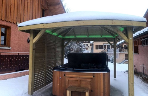 Le Bettaix Ski Chalet | Very comfortable Chalet 3 Vallées -200m from the slopes