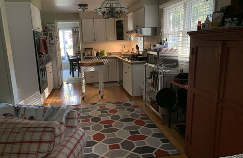 Pittsford House | Very Comfortable Home near Oak Hill Country Club