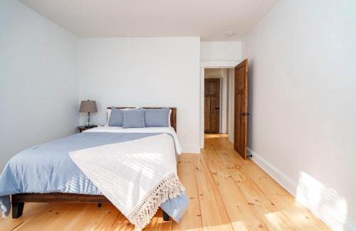 Witmer House | Very Cozy, 2 Bedroom Farmhouse Apartment 2nd FL