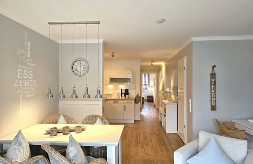 Alt Gaarz Apartment | Very cozy 2-room vacation apartment with terrace, 300 m to the beach.