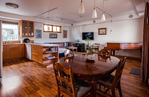 Santa Ana Heights House | Very Large Quiet 1 Bed/1 Bath Private Apt.- Newer w/Many Amenities Near Beaches