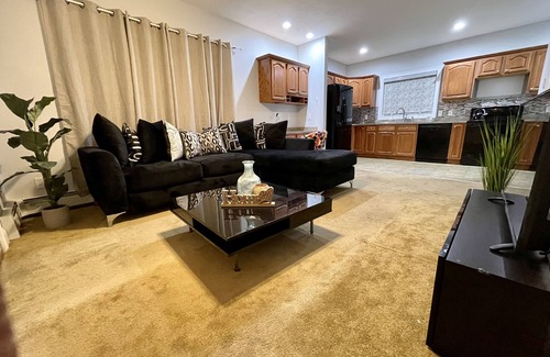 Rutland House | VERY LUXURIOUS QUIET AND PEACEFUL APARTMENT .PRIVATE ENTRANCE