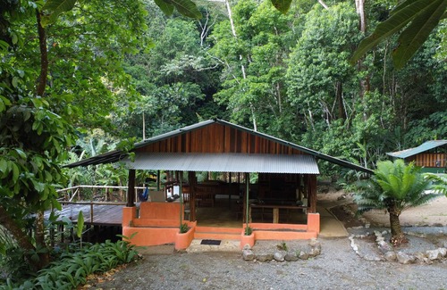 Quebrada La Gamba House | Very Near Corcovado Park. Basic bungalows in the forest surrounded by wildlife