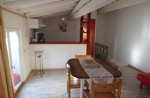 Roquefort-des-Corbieres House | Very nice studio in the heart of a wine village near the Mediterranean.