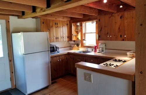 Morrisville Cottage | Very private, dog-friendly country house with hot tub on a lovely 10 acre meadow