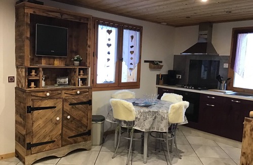 Le Villard Apartment | Very quiet and relaxing place. very nice view of the belleville valley
