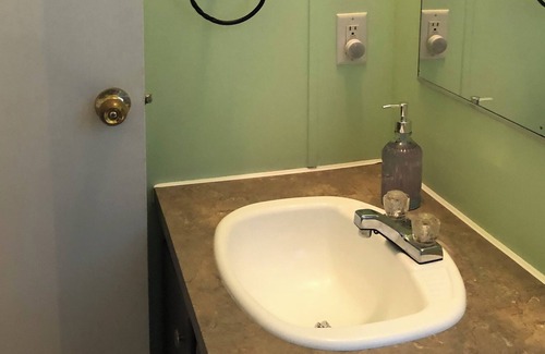 Southmont House | Very quiet location near High Rock lake