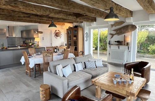 Landeda Villa | very quiet Mansion with 280° seaview + privat access to the sea + big garden
