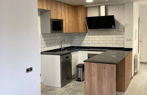 La Font d'en Fargues Apartment | Very Quiet & Tranquil Area, Next to Large Parks, Well Connected to City-centre
