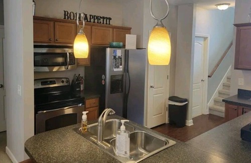 Mount Juliet House | Very safe area, quiet and comfortable...sleeps 10...in house gym!! Great deal!!
