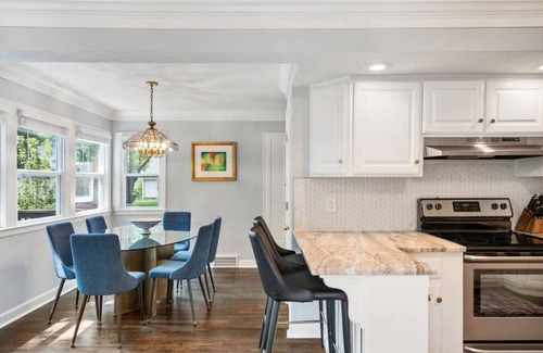 Mission House | Very Spacious! Game Room, Swing Set, Deck, Yard, Outdoor Fun + Sleeps 16