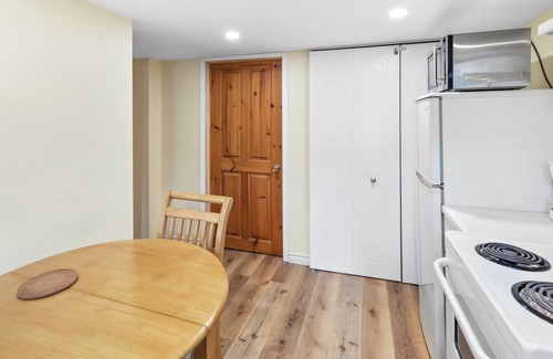 Parc Molson Apartment | Very well located apartment. Ideal for a long s