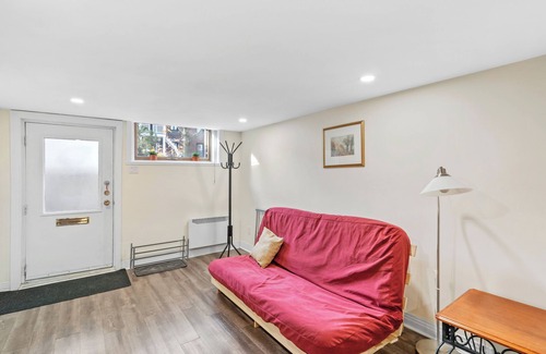 Parc Molson Apartment | Very well located apartment. Ideal for a long s