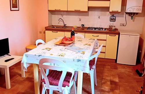 SantʼAndrea di Compito House | Very well located for visiting the region. Parking and owner available.