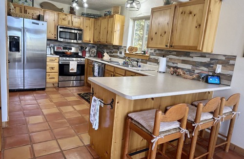 Angel Fire Ski Chalet | Via del Rey Luxury Chalet 3BR. Perfect Central location1.5 mi to AF village.