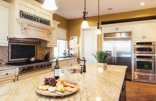 Temecula Villa | Via del Sur by AvantStay | Private Spanish Villa w/Views | Walk to Wineries!