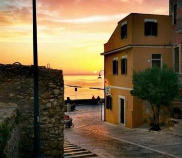 Termoli Apartment | Via Montecastello Emotional Room