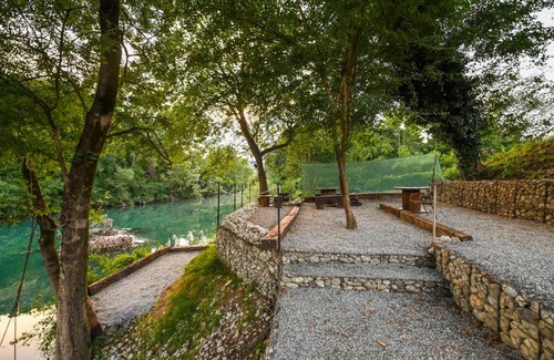 Podgorica House | Via river