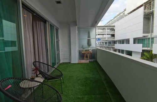 Auckland Central Business District Condo | Viaduct apartment with a balcony by Zodiak Stays