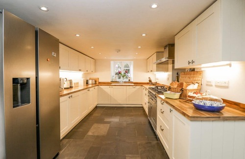 Lydbrook Cottage | VIADUCT HOUSE, pet friendly, luxury holiday cottage in Lydbrook