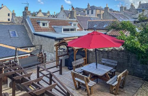Cullen House | Viaduct View