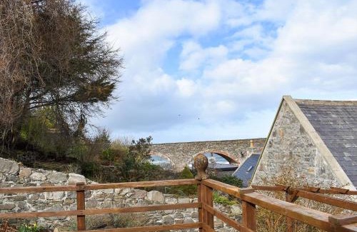 Cullen House | Viaduct View