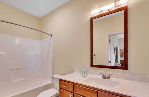Wesley Heights Apartment | Viagem Stunning 1BR in Prime Location